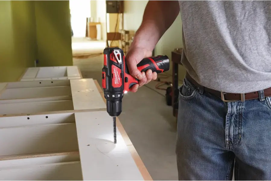 Taladro Milwaukee 2407-22